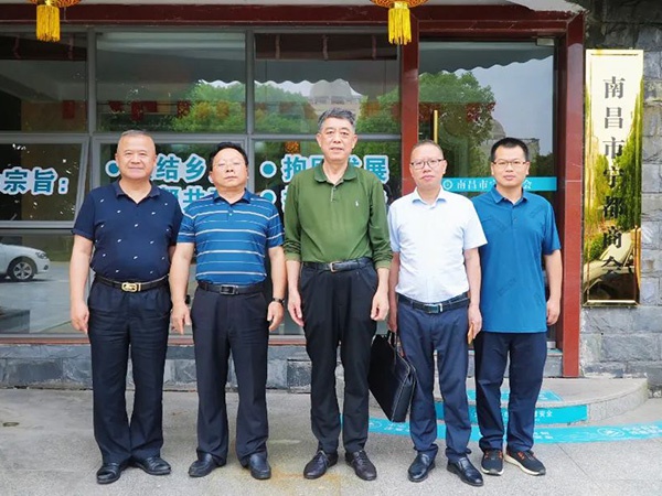南昌寧都商會(huì)為寧都中學(xué)建校110周年助力，縣領(lǐng)導(dǎo)一行到訪交流。