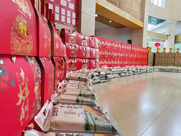 溫情滿載·新春送福丨業(yè)盛堂年終員工福利大放送！